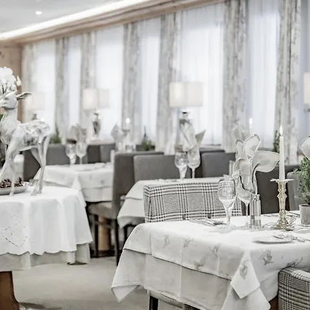 Jenewein Hotel 4*