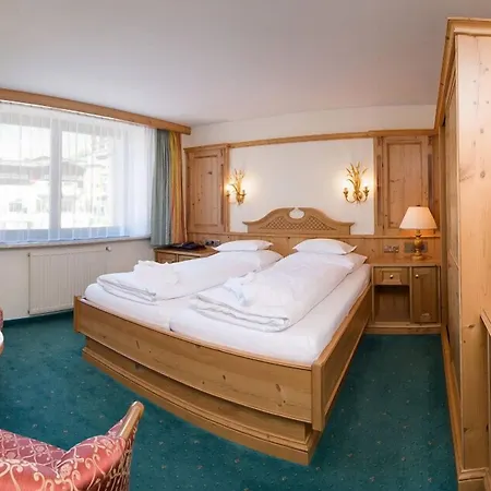 Jenewein Hotel 4*