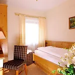فندق Jenewein 4*