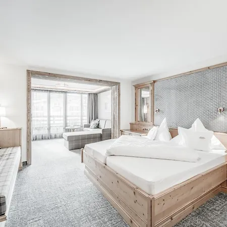 Jenewein 4* اوبرغورغل