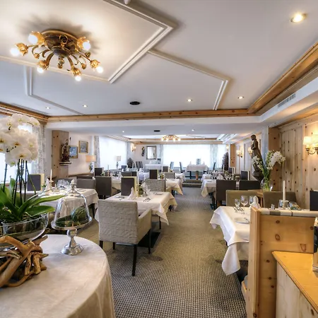 فندق Jenewein 4*