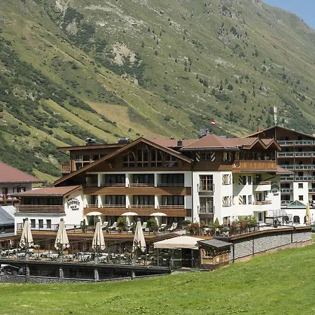 Jenewein فندق 4*