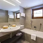 Hotel Jenewein 4*