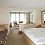 Jenewein Hotel 4*